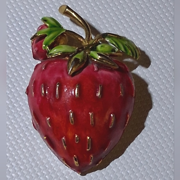 Jewelry - * Vintage Red Enamel Large Strawberry Brooch Pin